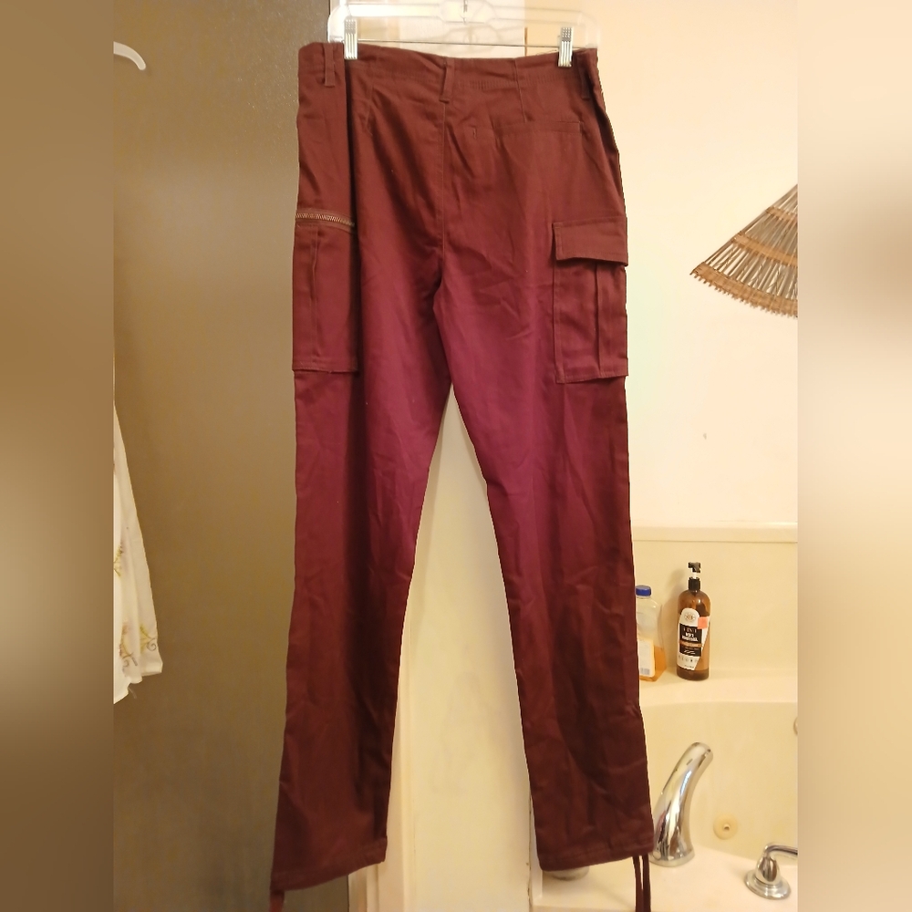 Men's Burgundy‎ Cargo Pants. Sz.32x32.